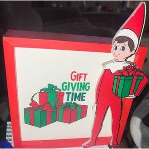 New original Elf on the Shelf Christmas tabletop/ picture Boy "Gift Giving time"